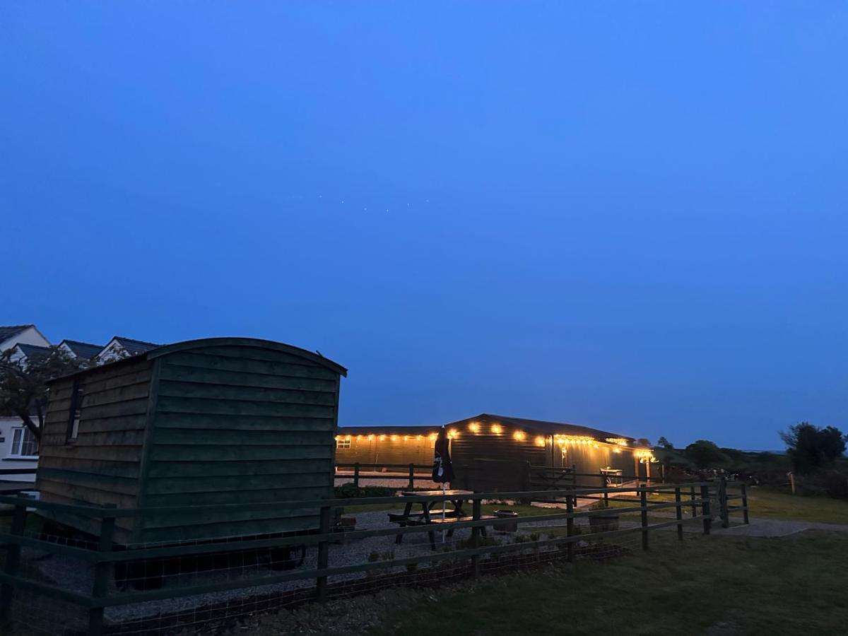 Stags Hide Hotel Minwear Екстериор снимка