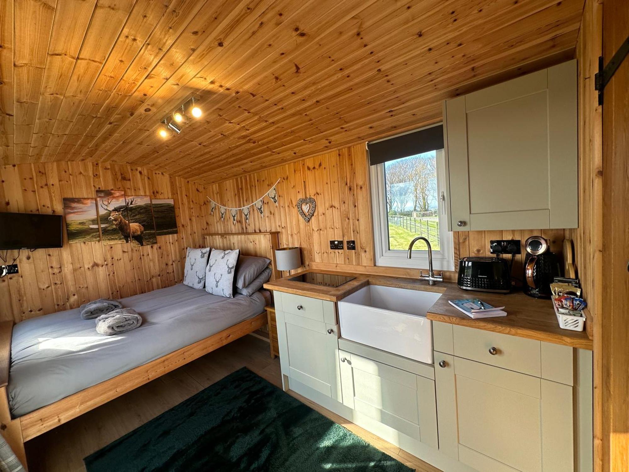 Stags Hide Hotel Minwear Екстериор снимка
